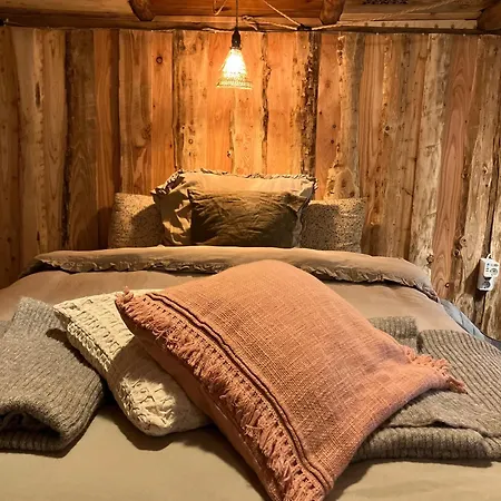 Casa de Férias Glamping With Hot Tub *