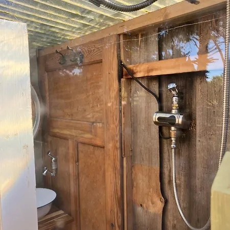 Casa de Férias Glamping With Hot Tub